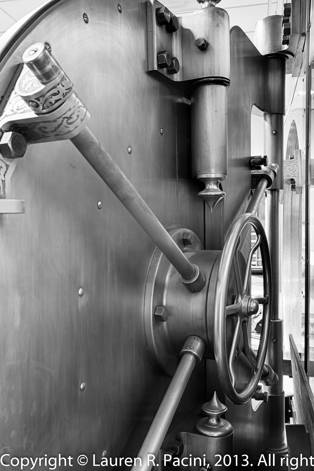 Detailed View of Closing Mechanism